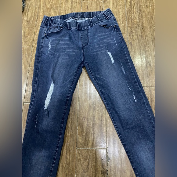 Denim - Picture 3 of 4